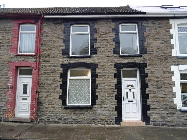 3 bed Mid Terraced House for rent in Porth. From Let Right Properties Ltd - Treforest