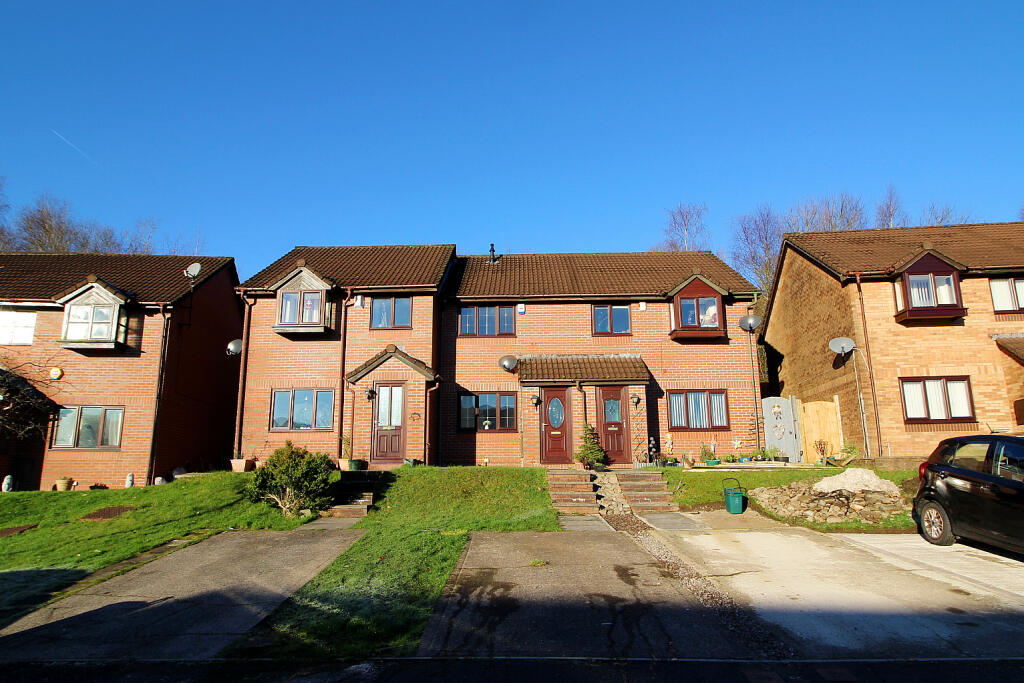 2 bed Mid Terraced House for rent in Ynysybwl. From Let Right Properties Ltd - Treforest