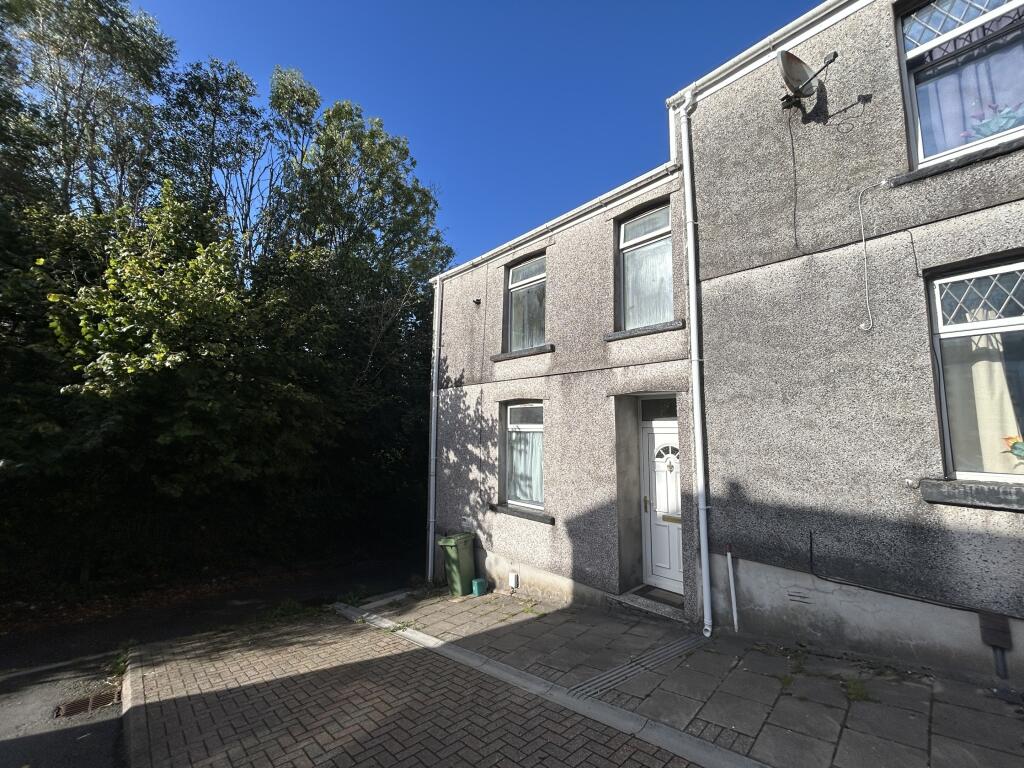 3 bed End of Terrace for rent in Pontypridd. From Let Right Properties Ltd - Treforest