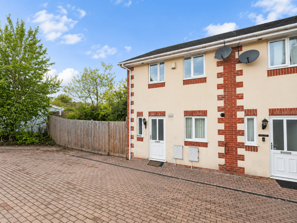 3 bed End of Terrace for rent in Pontypridd. From Let Right Properties Ltd - Treforest