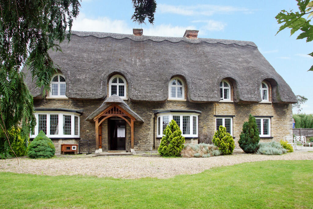 5 bed Detached for rent in Harrold. From Lane & Holmes - Bedford 5 bed Detached for rent in Harrold. From Lane & Holmes - Bedford