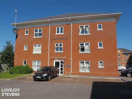 2 bed 1st Floor Flat for rent in Newbury. From Lovejoy Stevens - Newbury