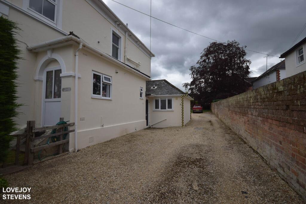1 bed 1st Floor Flat for rent in Newbury. From Lovejoy Stevens - Newbury 1 bed 1st Floor Flat for rent in Newbury. From Lovejoy Stevens - Newbury