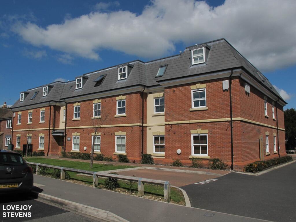 2 bed 1st Floor Flat for rent in Newbury. From Lovejoy Stevens - Newbury