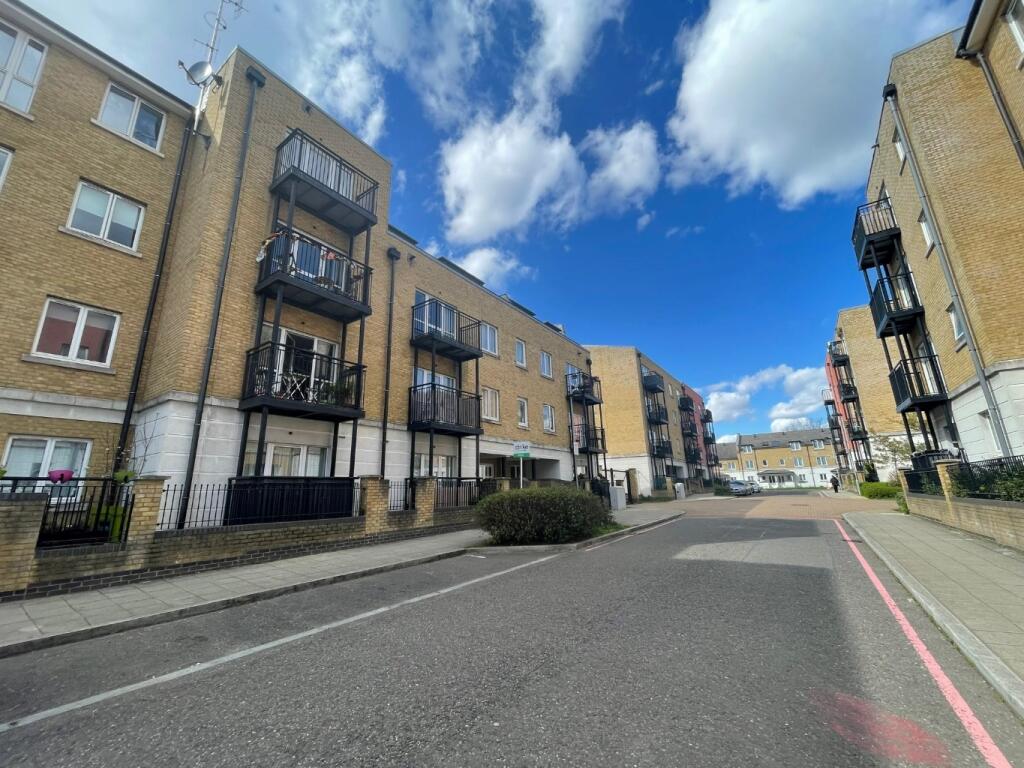 2 bed Apartment for rent in Stepney. From Lloyds Residential - Bethnal Green