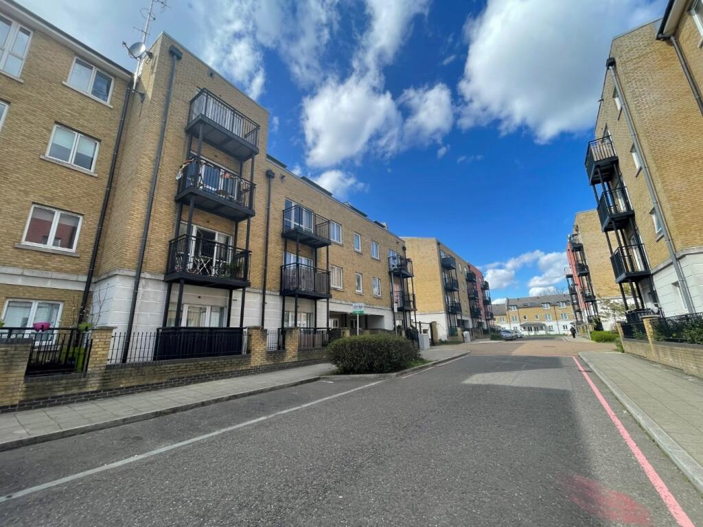 2 bed Apartment for rent in Stepney. From Lloyds Residential - Bethnal Green 2 bed Apartment for rent in Stepney. From Lloyds Residential - Bethnal Green