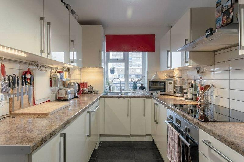3 bed 1st Floor Flat for rent in Bethnal Green. From Lloyds Residential - Bethnal Green
