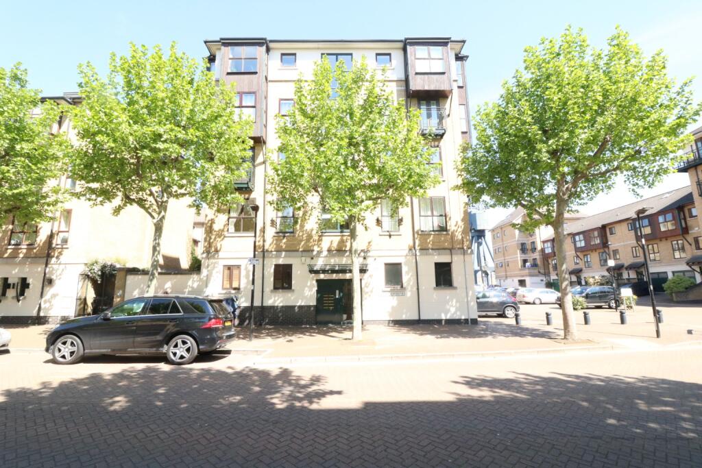 2 bed Apartment for rent in Poplar. From Lloyds Residential - Bethnal Green