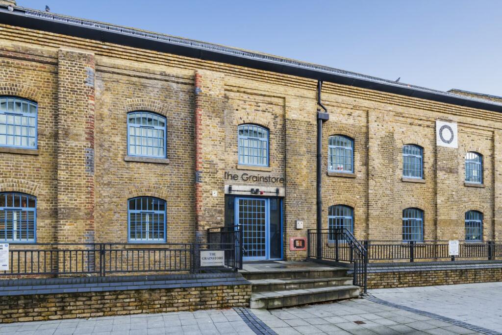 1 bed Apartment for rent in Poplar. From Lloyds Residential - Bethnal Green