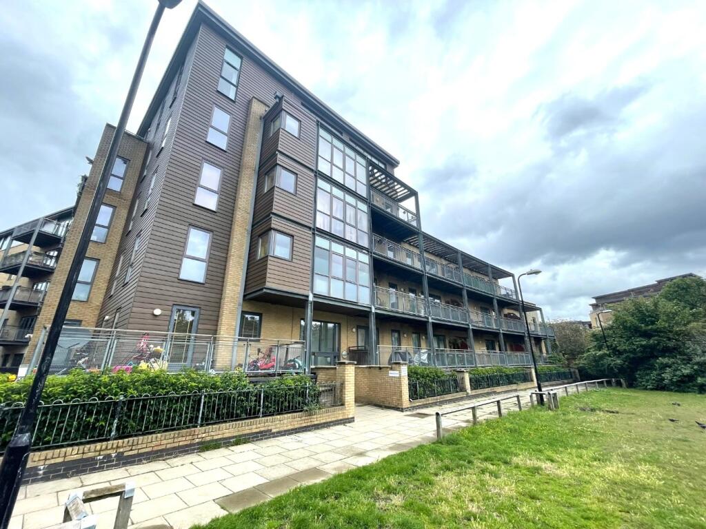 2 bed Apartment for rent in Hackney. From Lloyds Residential - Bethnal Green