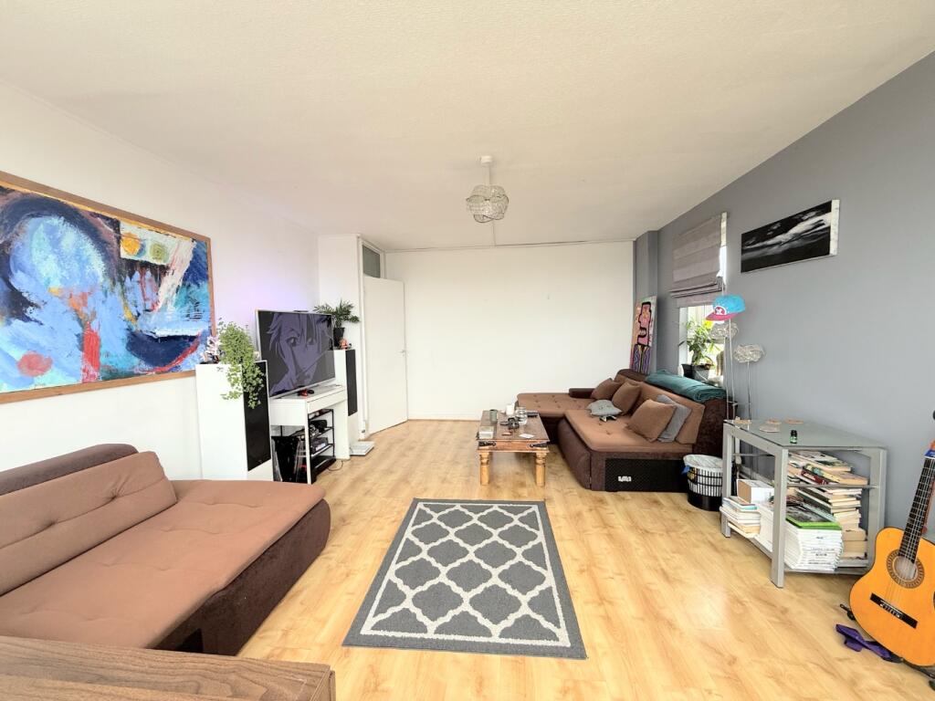 2 bed Apartment for rent in Poplar. From Lloyds Residential - Bethnal Green