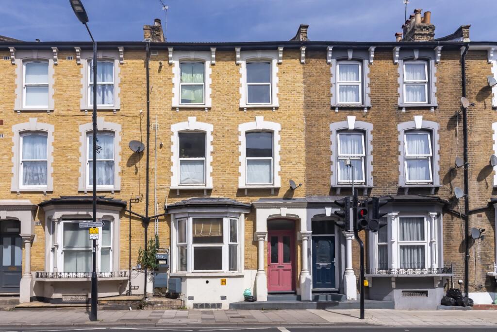 3 bed Apartment for rent in Hackney. From Lloyds Residential - Bethnal Green 3 bed Apartment for rent in Hackney. From Lloyds Residential - Bethnal Green