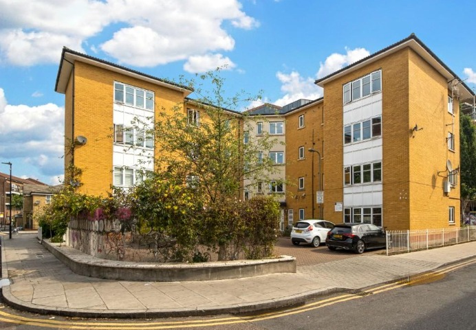 2 bed 1st Floor Flat for rent in Hackney. From Lloyds Residential - Bethnal Green