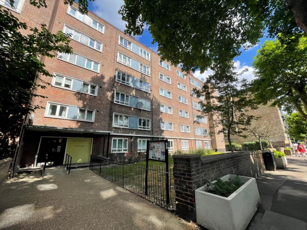 3 bed Apartment for rent in Bethnal Green. From Lloyds Residential - Bethnal Green