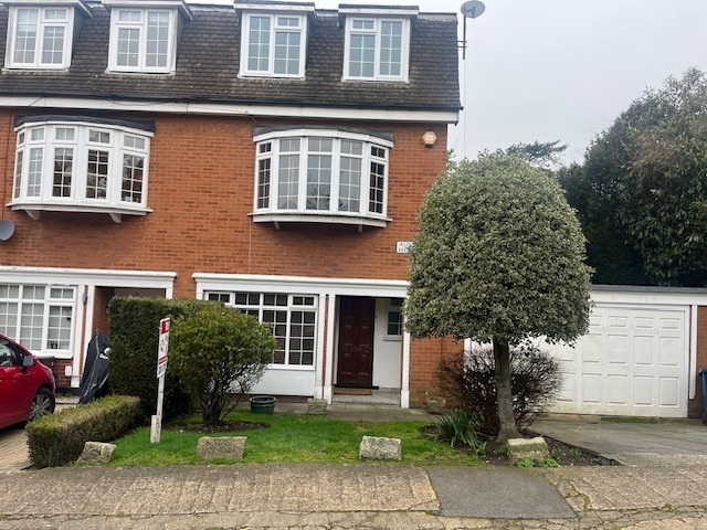 4 bed End Terraced House for rent in London. From London Properties