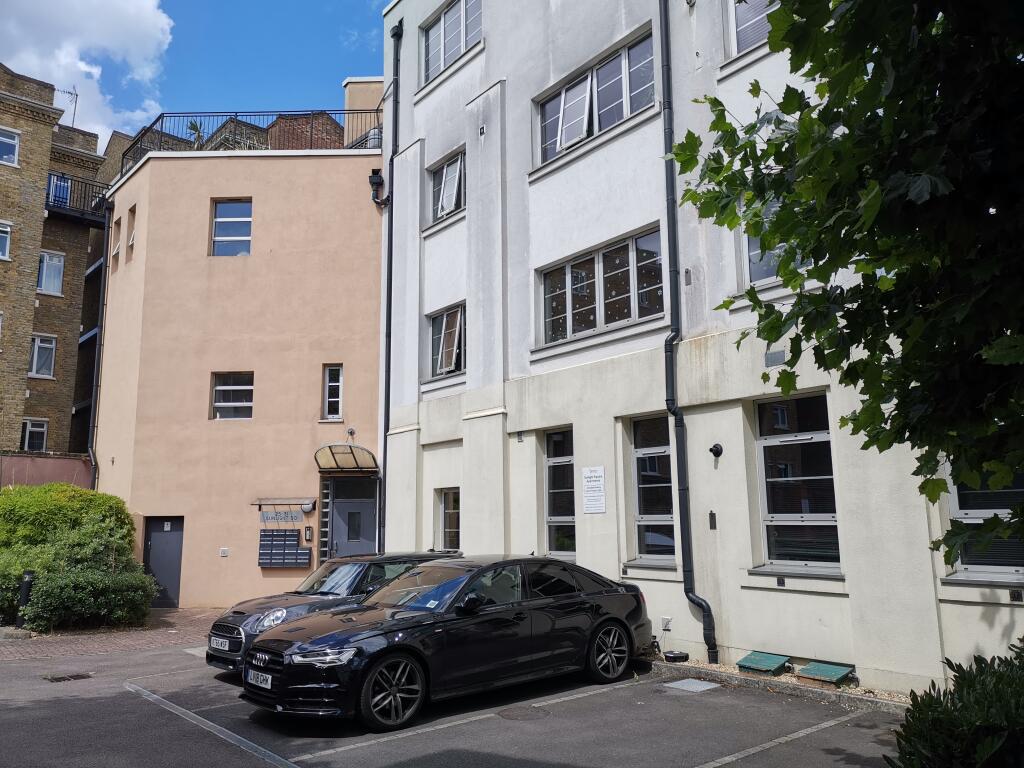 2 bed 1st Floor Flat for rent in London. From London Property Zone - London