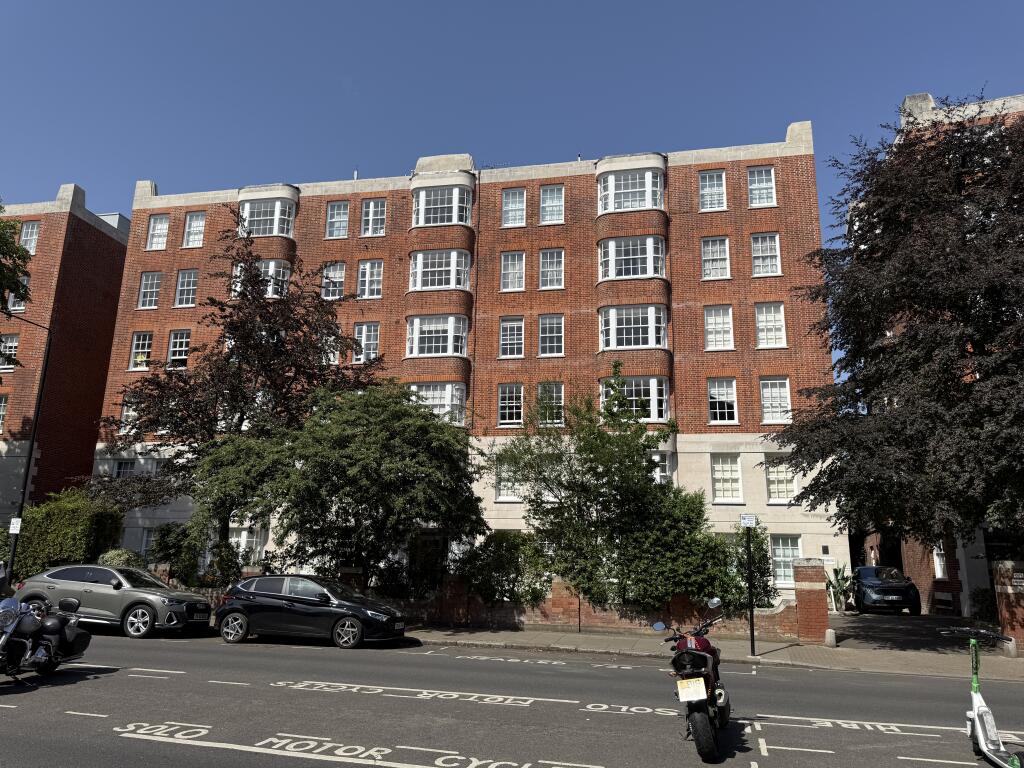 1 bed 1st Floor Flat for rent in Kensington. From London Property Zone - London