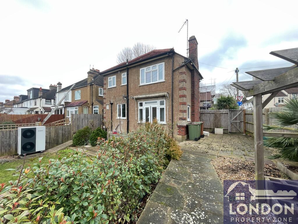 3 bed Detached for rent in Wallington. From London Property Zone - London 3 bed Detached for rent in Wallington. From London Property Zone - London
