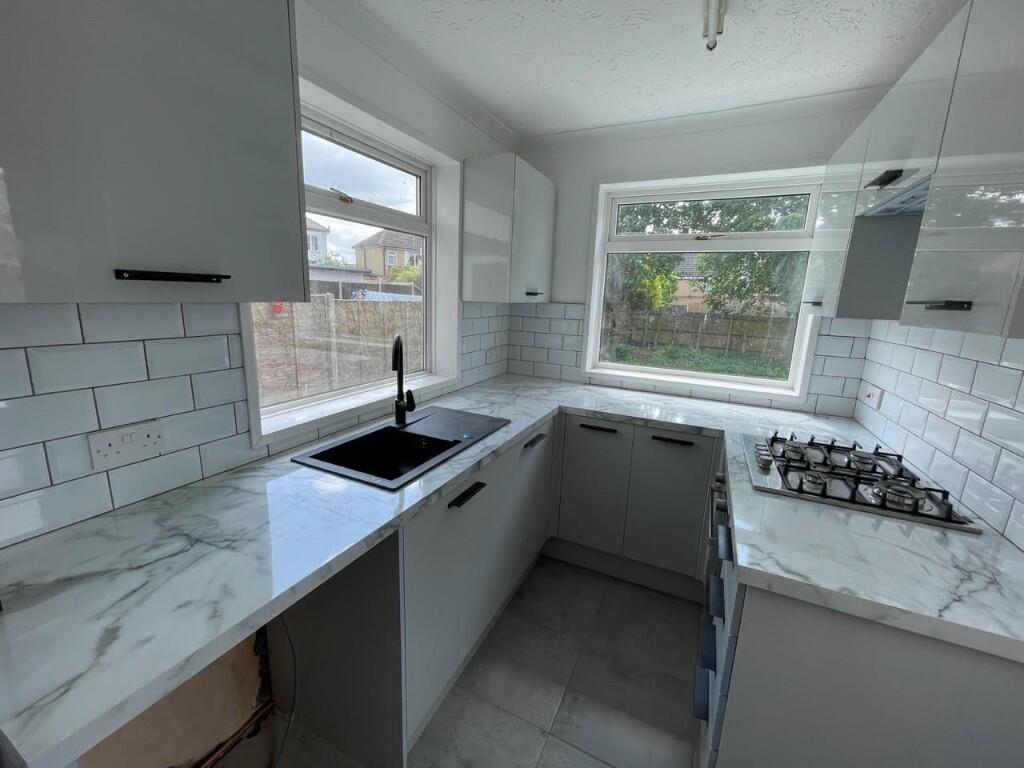 3 bed Semi Detached for rent in Houghton Regis. From Luton Heights Ltd - Luton