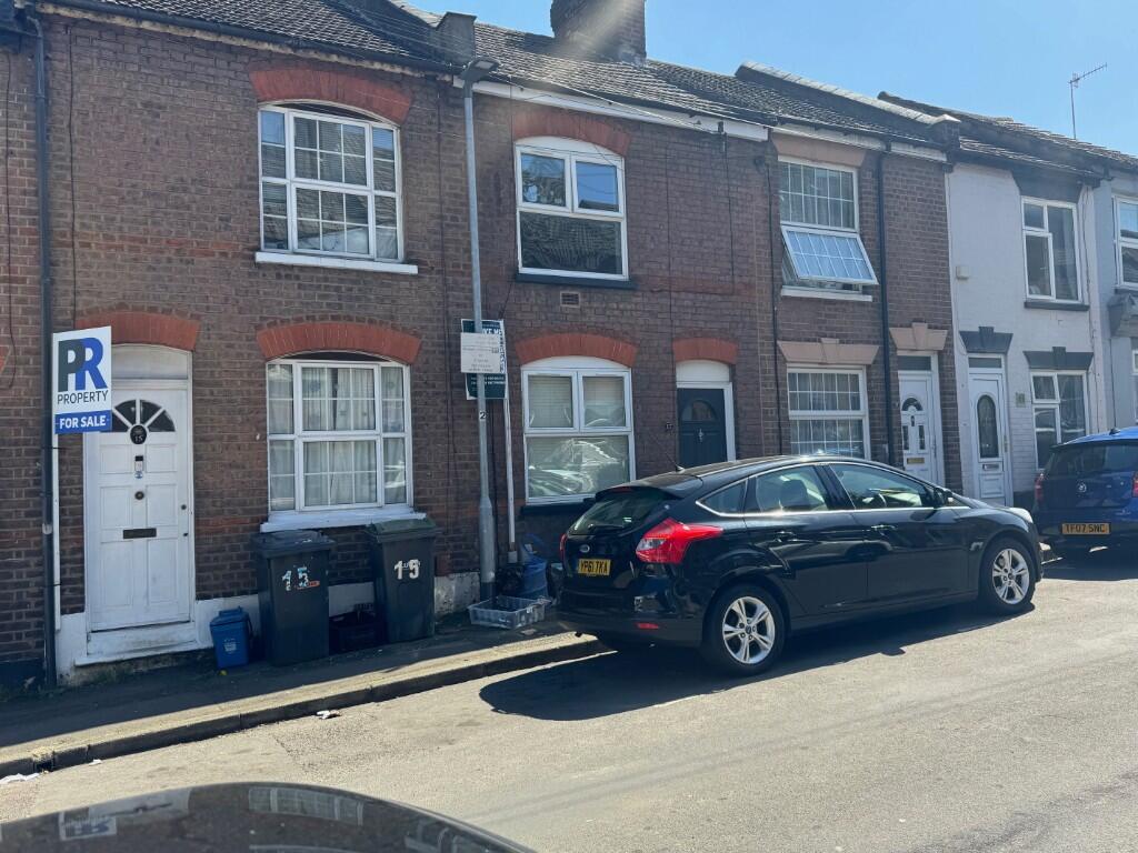 2 bed Mid Terraced House for rent in Luton. From Luton Heights Ltd - Luton