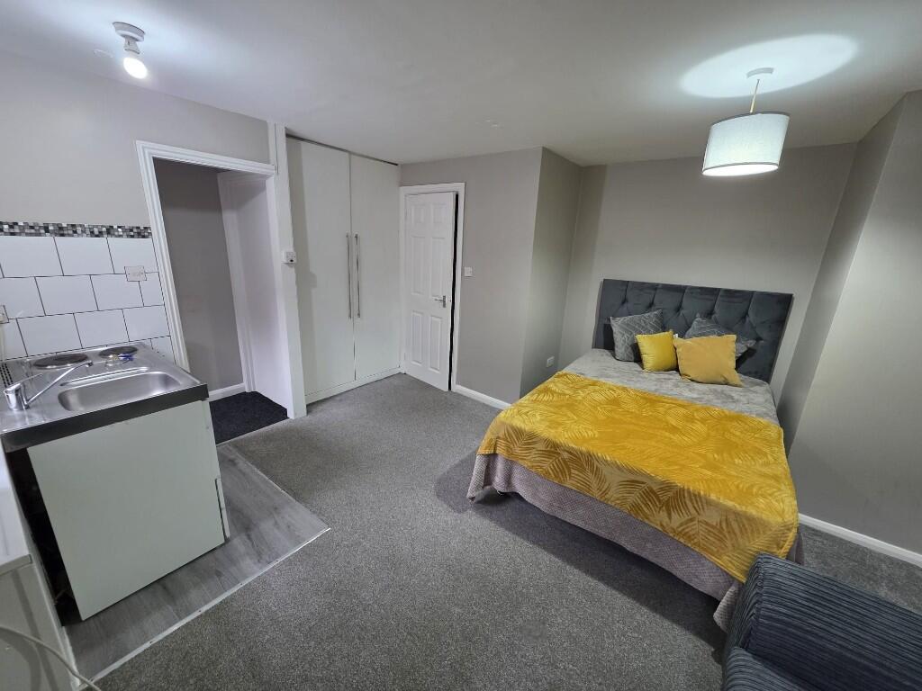 4 bed Studio for rent in Cockernhoe. From Luton Heights Ltd - Luton