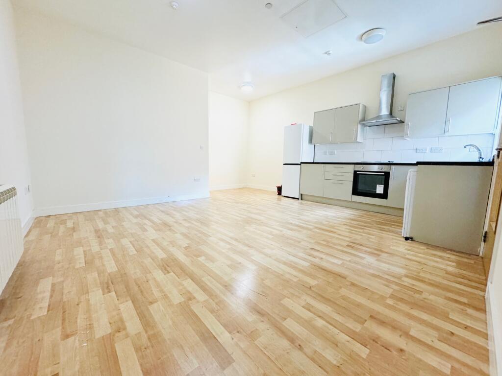4 bed 1st Floor Flat for rent in Luton. From Luton Heights Ltd - Luton 4 bed 1st Floor Flat for rent in Luton. From Luton Heights Ltd - Luton