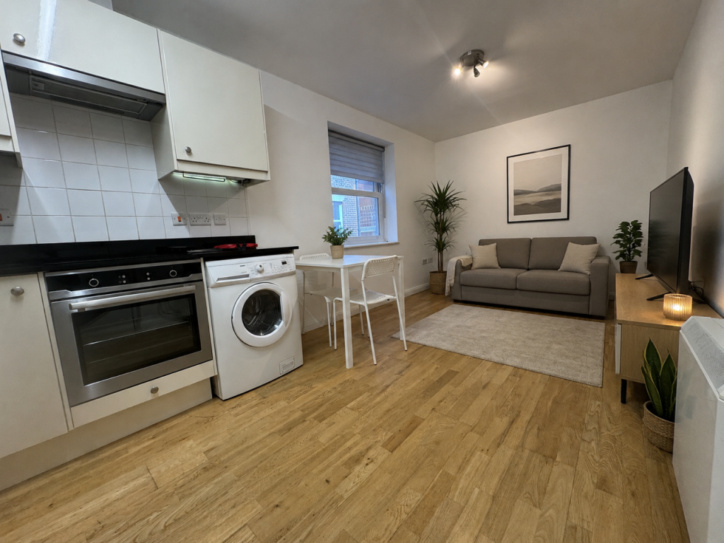 4 bed 1st Floor Flat for rent in Luton. From Luton Heights Ltd - Luton 4 bed 1st Floor Flat for rent in Luton. From Luton Heights Ltd - Luton