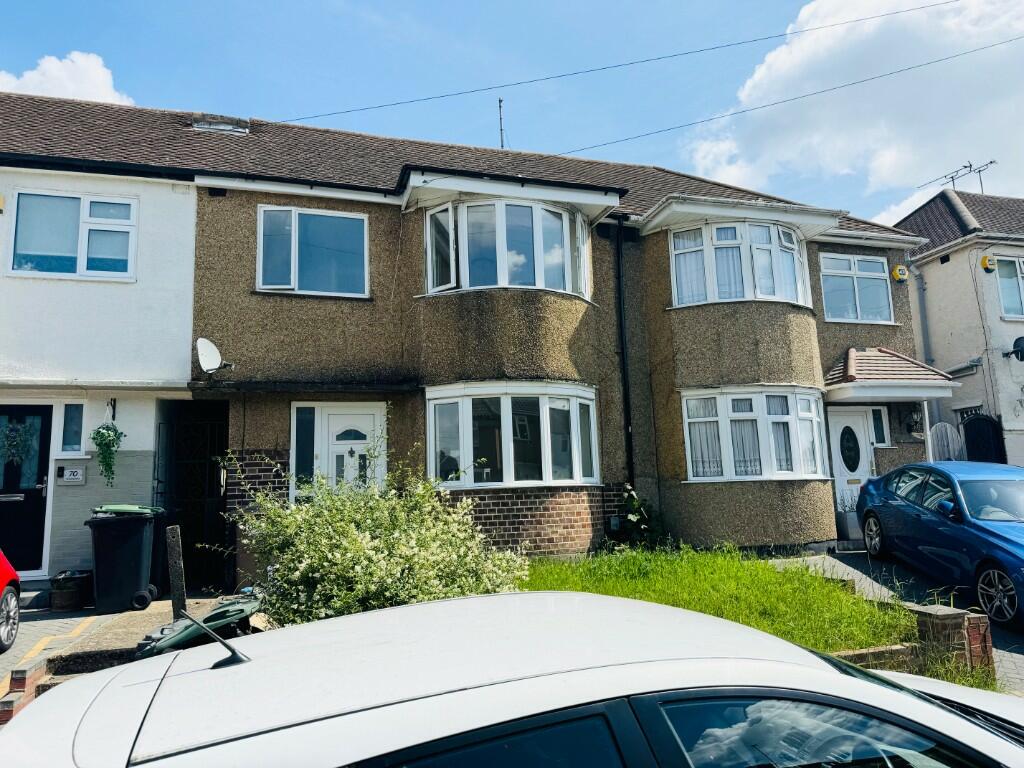 3 bed Mid Terraced House for rent in Chalton. From Luton Heights Ltd - Luton