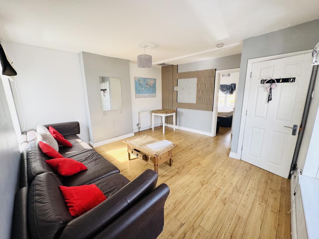1 bed 1st Floor Flat for rent in Luton. From Luton Heights Ltd - Luton