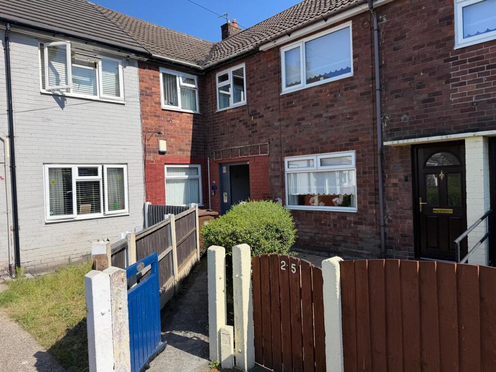 3 bed 1st Floor Flat for rent in Sefton. From Lyons Estates Ltd - Liverpool