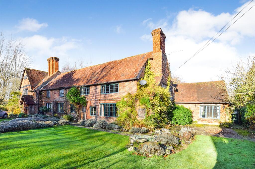 3 bed Detached for rent in Ash Green. From Mackenzie Smith - Farnborough