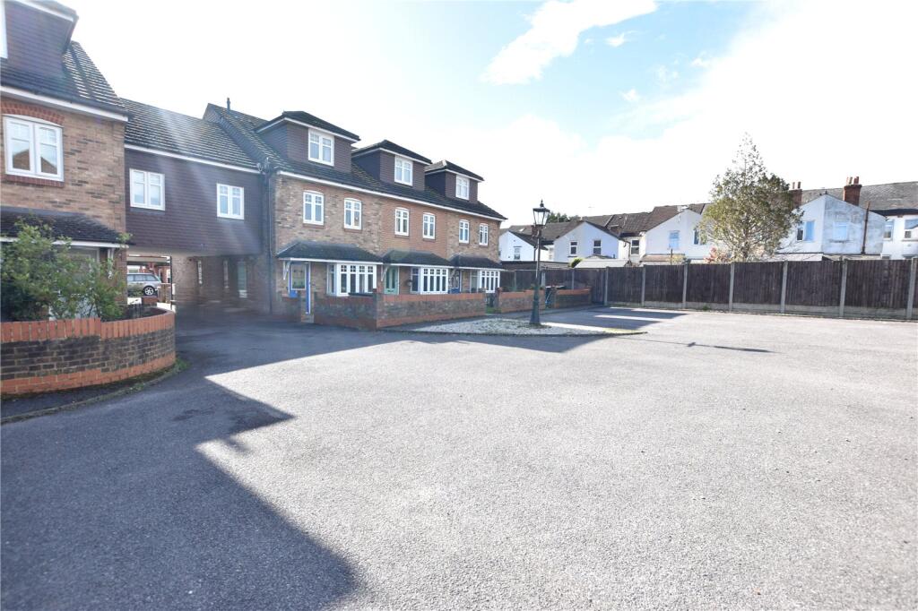 3 bed Detached for rent in Ash Green. From Mackenzie Smith - Farnborough