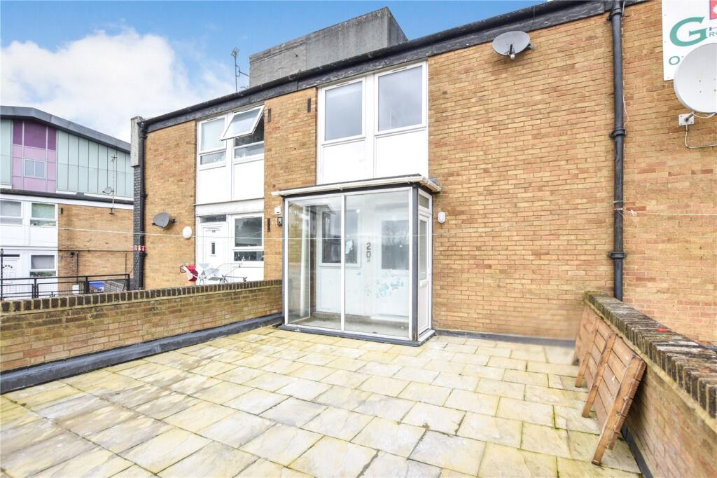 2 bed Apartment for rent in Farnborough. From Mackenzie Smith - Farnborough