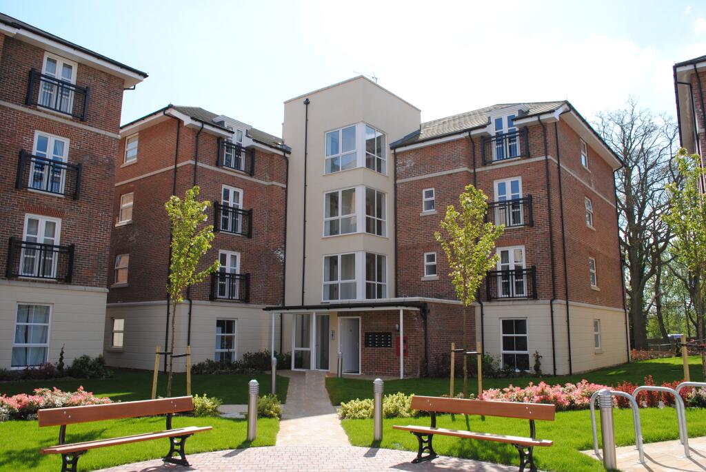 2 bed Apartment for rent in Farnborough. From Mackenzie Smith - Farnborough