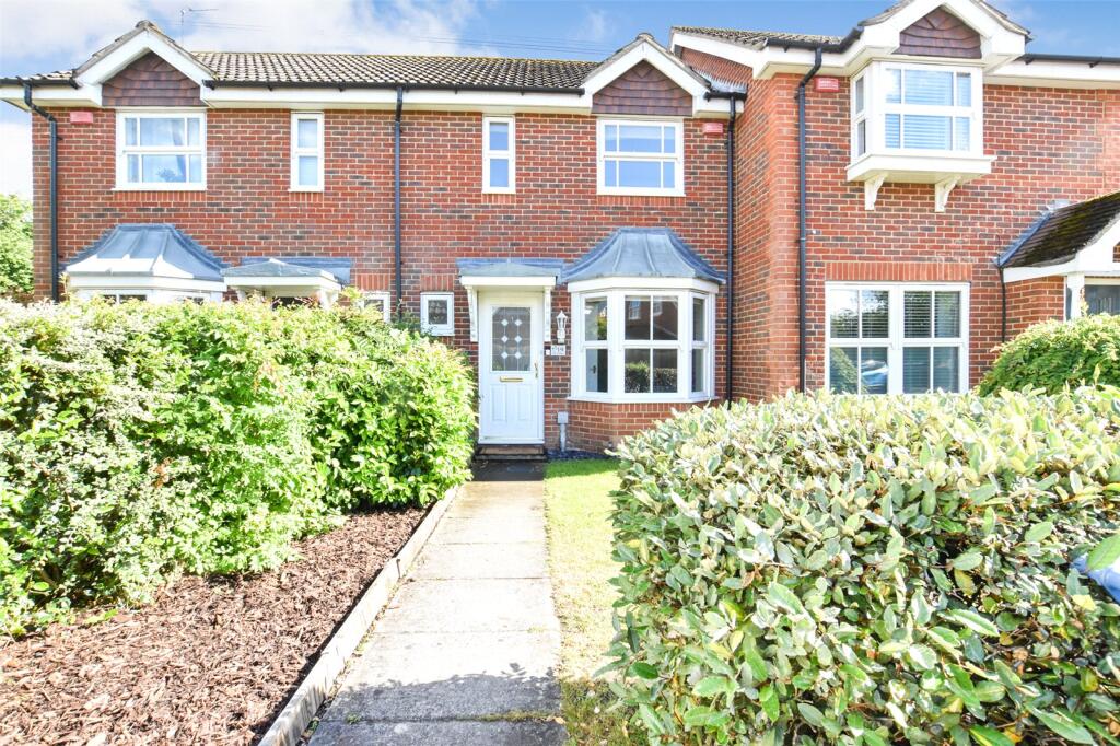 2 bed Mid Terraced House for rent in Eversley Cross. From Mackenzie Smith - Farnborough 2 bed Mid Terraced House for rent in Eversley Cross. From Mackenzie Smith - Farnborough