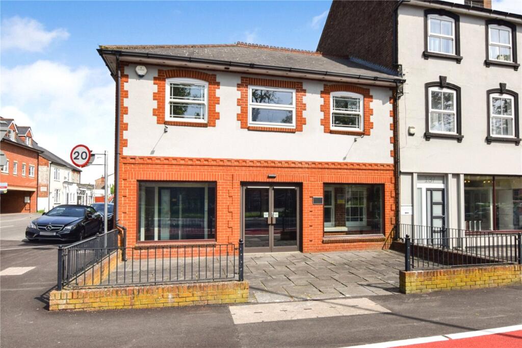 2 bed Apartment for rent in Farnborough. From Mackenzie Smith - Farnborough