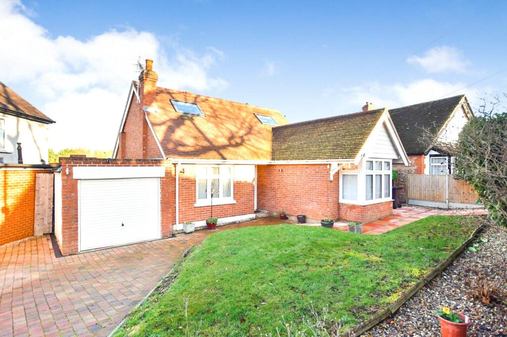 3 bed Bungalow for rent in Farnborough. From Mackenzie Smith - Farnborough