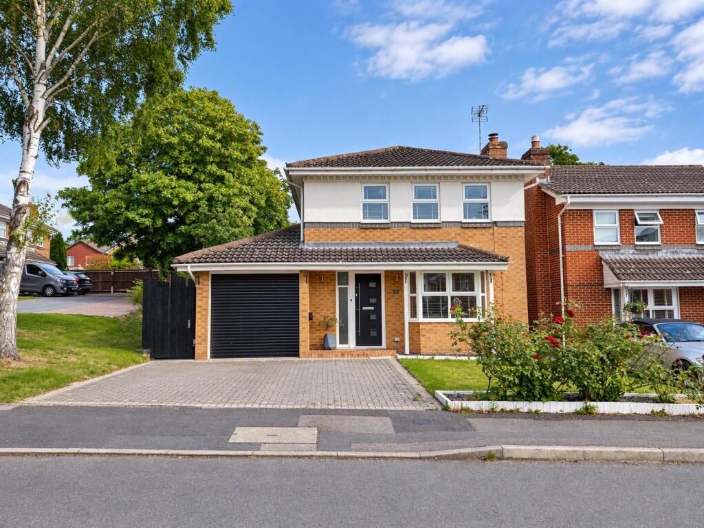 4 bed Detached for rent in Farnborough. From Mackenzie Smith - Farnborough