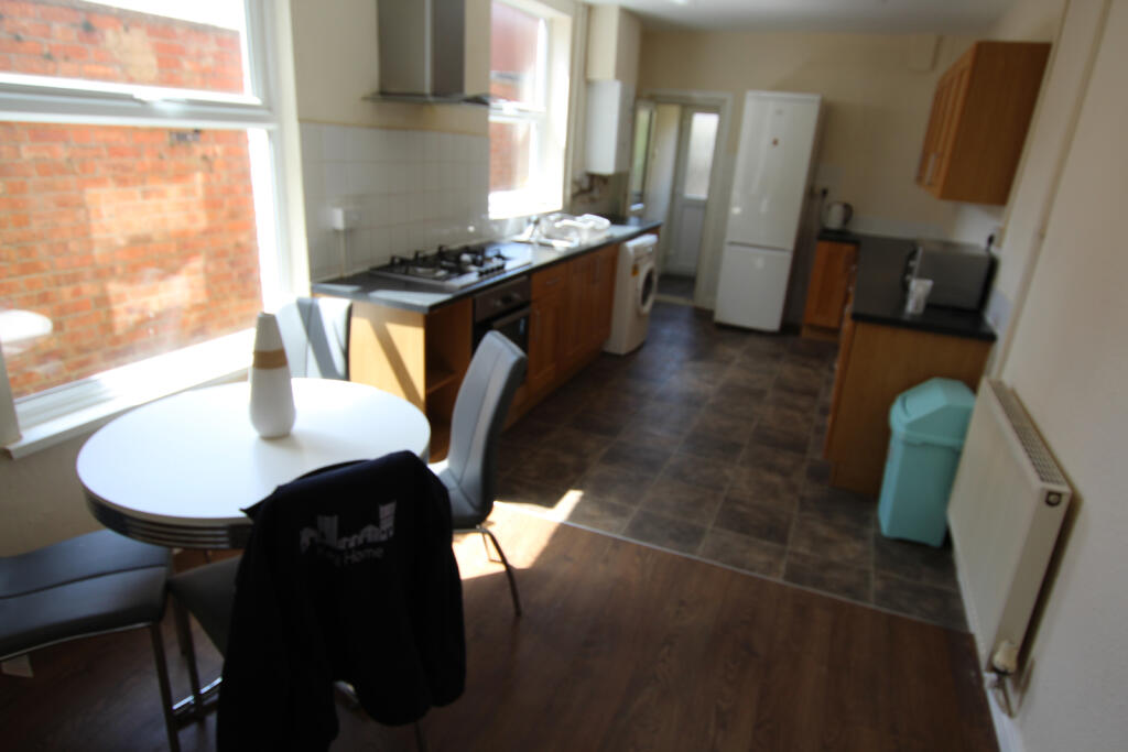 4 bed Mid Terraced House for rent in Northampton. From Miltons - Northampton