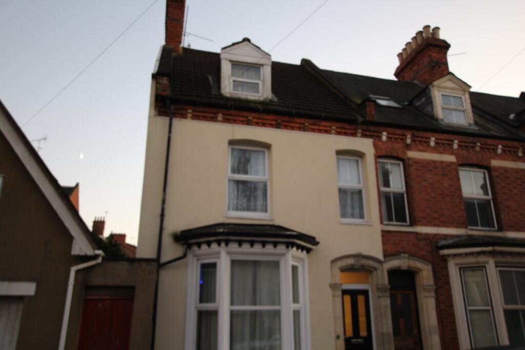 5 bed Mid Terraced House for rent in Northampton. From Miltons - Northampton