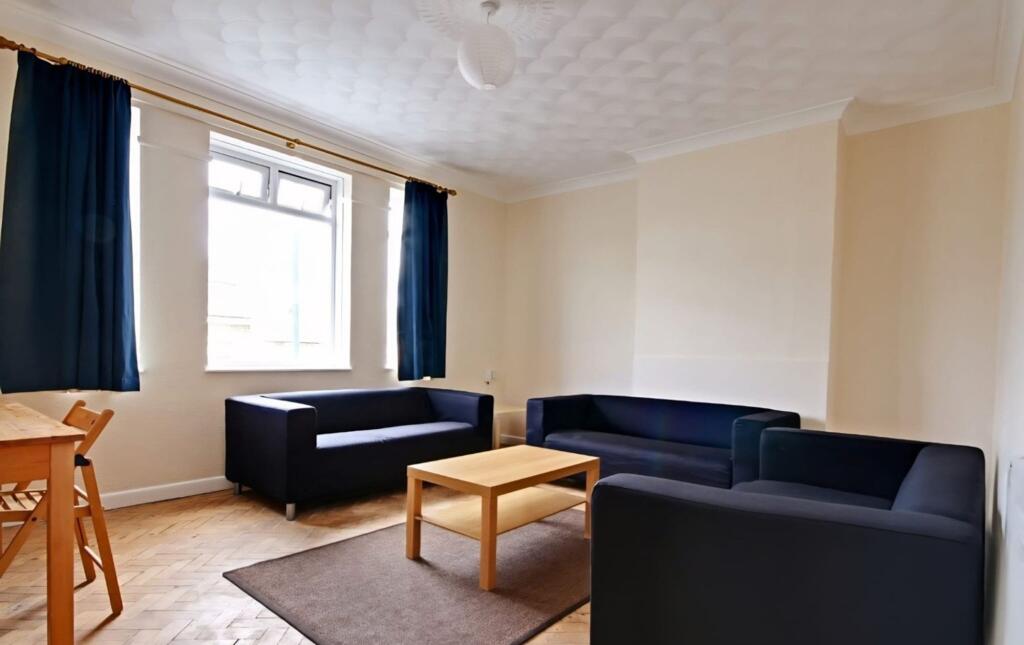 4 bed 1st Floor Flat for rent in Bournemouth. From MK Estates - Bournemouth