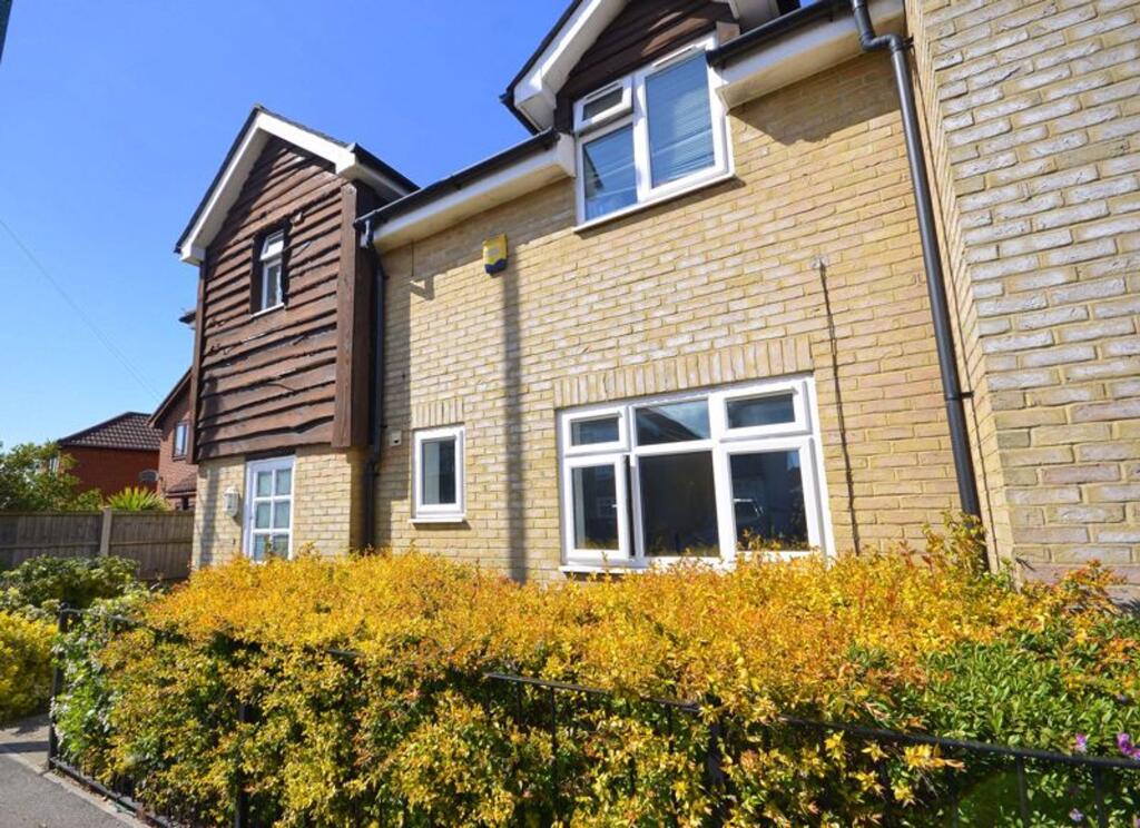 1 bed 1st Floor Flat for rent in West Parley. From MK Estates - Bournemouth 1 bed 1st Floor Flat for rent in West Parley. From MK Estates - Bournemouth