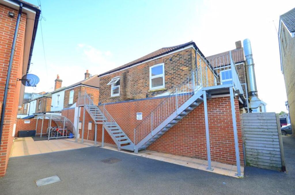 2 bed 1st Floor Flat for rent in Poole. From MK Estates - Bournemouth