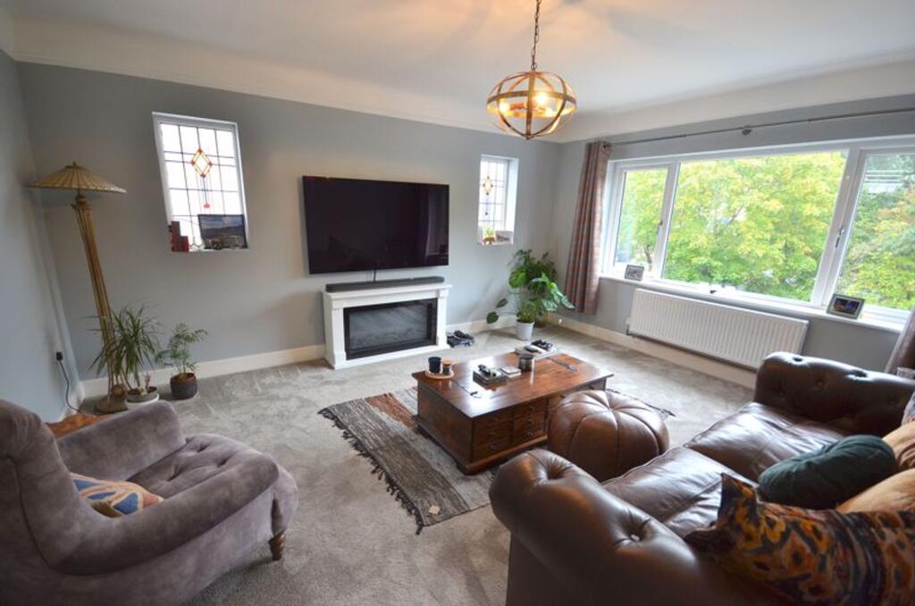 2 bed 1st Floor Flat for rent in Hurn. From MK Estates - Bournemouth
