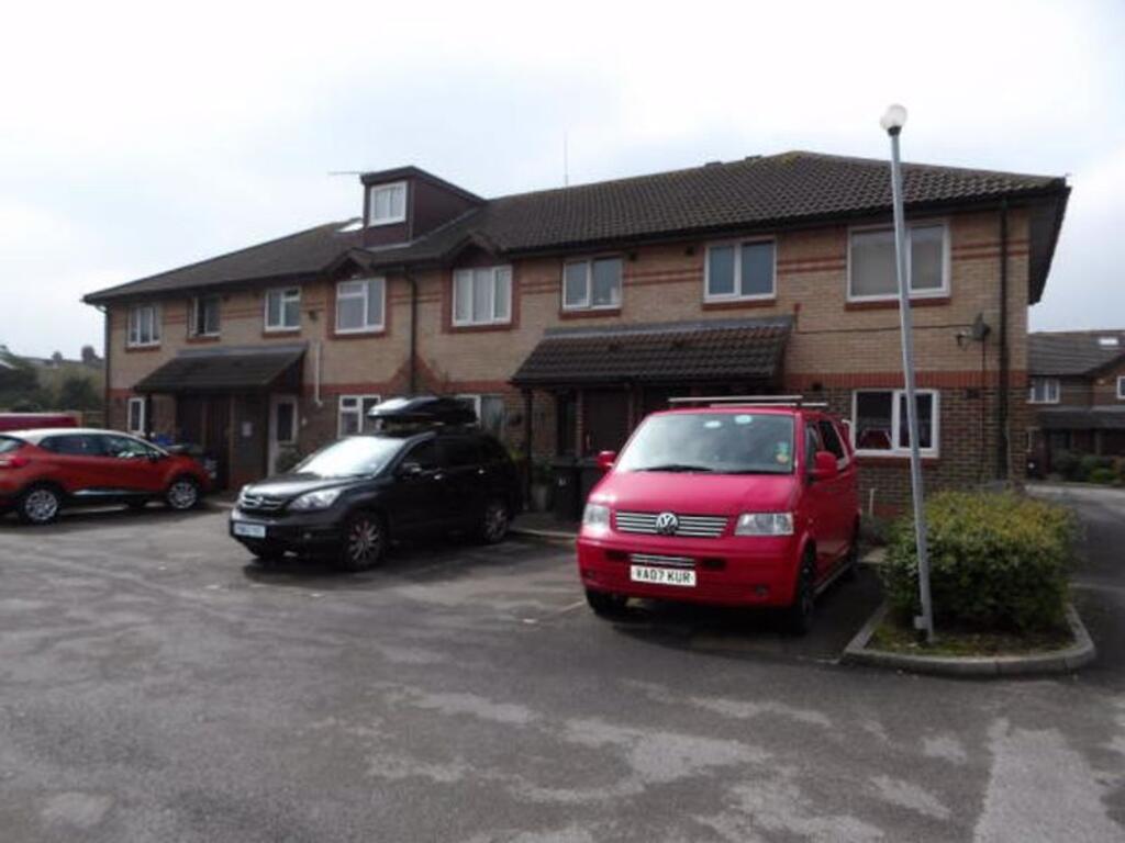 3 bed Mid Terraced House for rent in Bournemouth. From MK Estates - Bournemouth