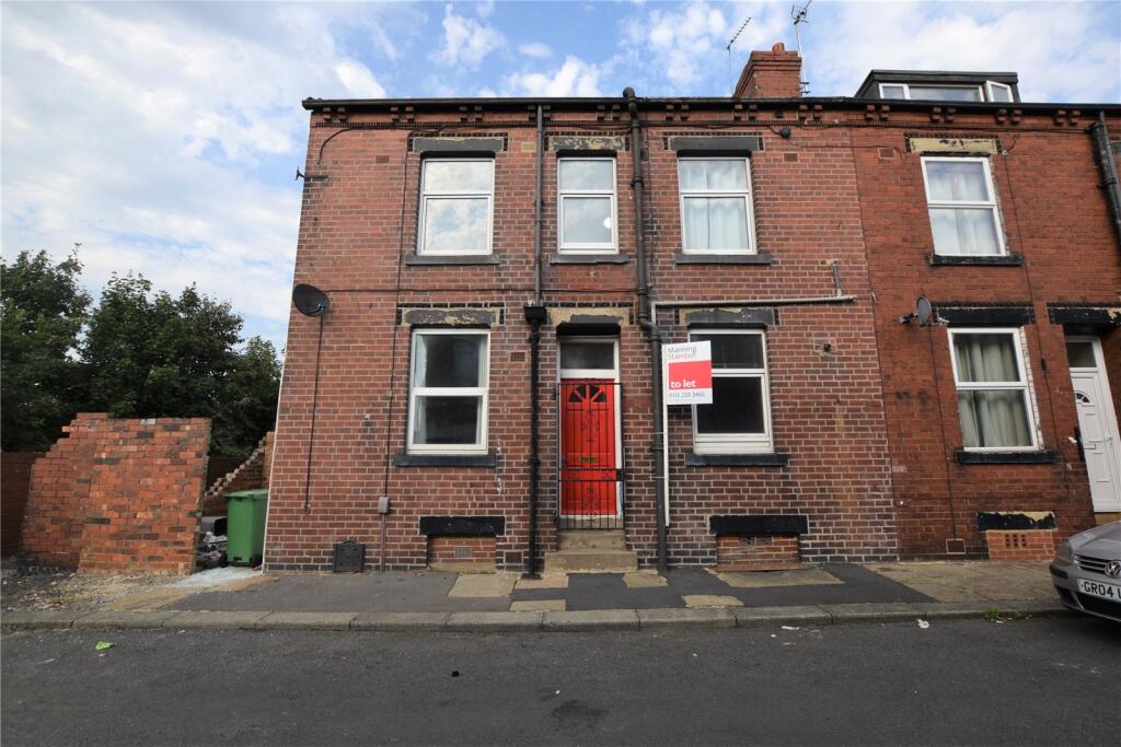 4 bed Mid Terraced House for rent in Leeds. From Manning Stainton - Morley