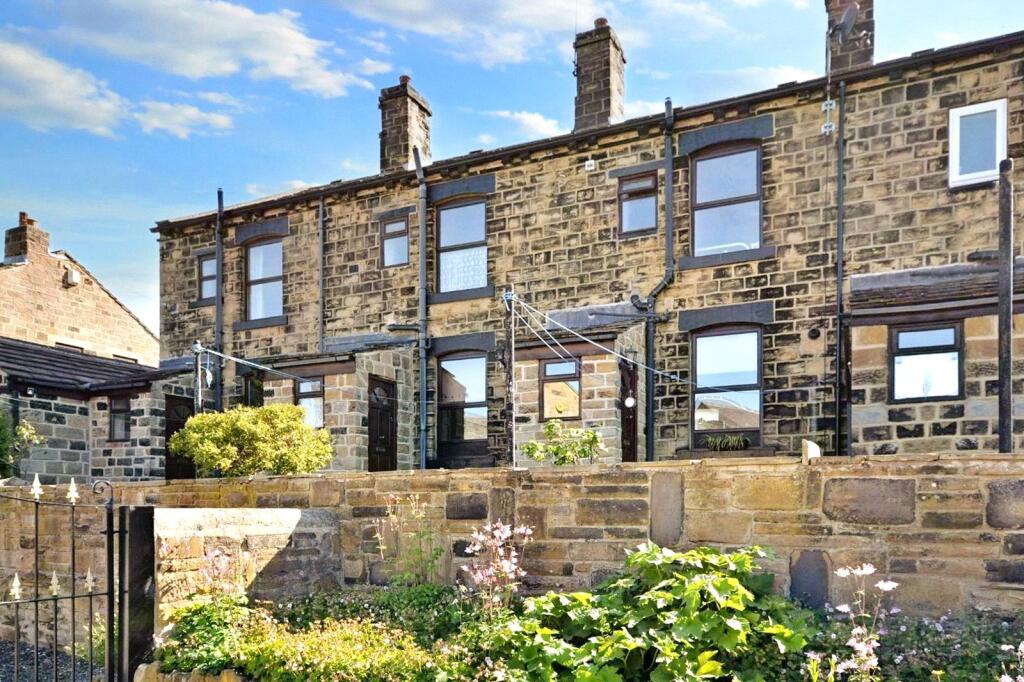 2 bed Mid Terraced House for rent in Gildersome. From Manning Stainton - Morley