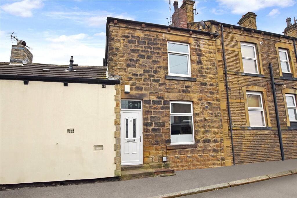 2 bed Mid Terraced House for rent in Morley. From Manning Stainton - Morley