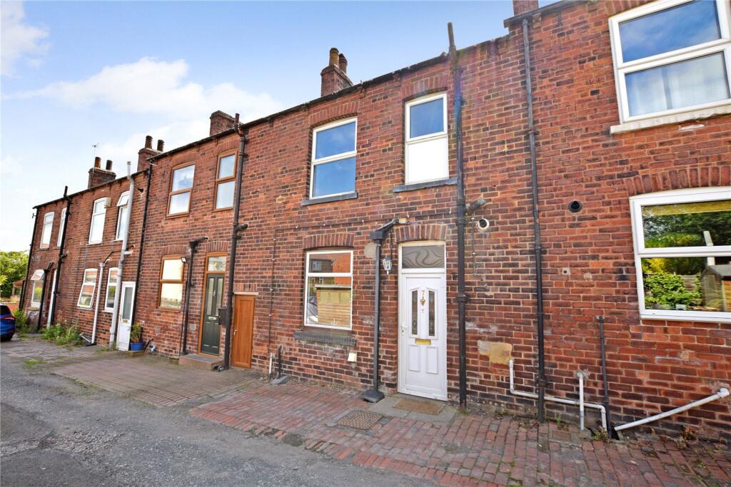 2 bed Mid Terraced House for rent in Wakefield. From Manning Stainton - Morley