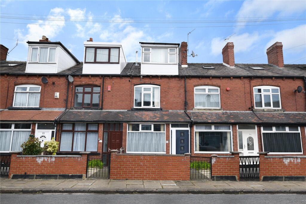 4 bed Mid Terraced House for rent in Leeds. From Manning Stainton - Morley
